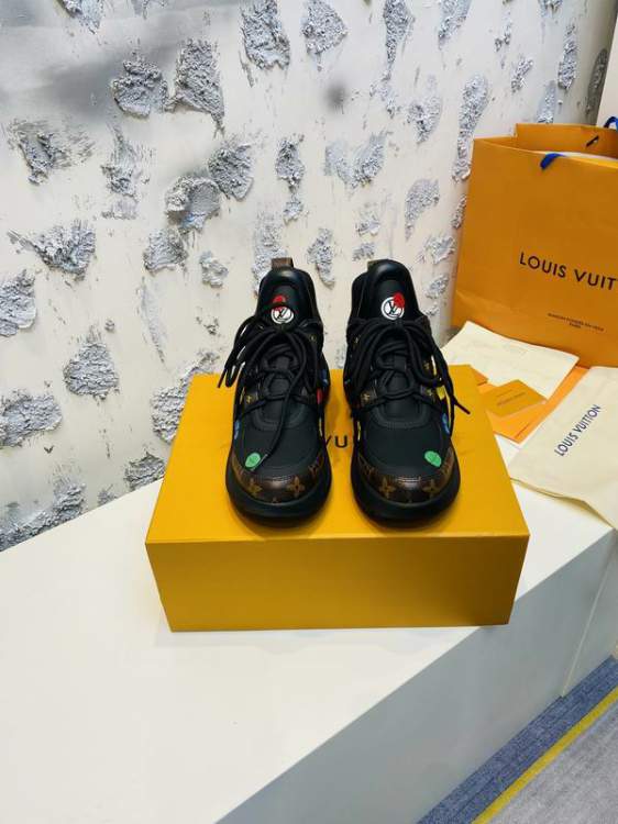 Picture of Louis Vuitton Shoes _SKULVsz35-405cmmnf053417769
